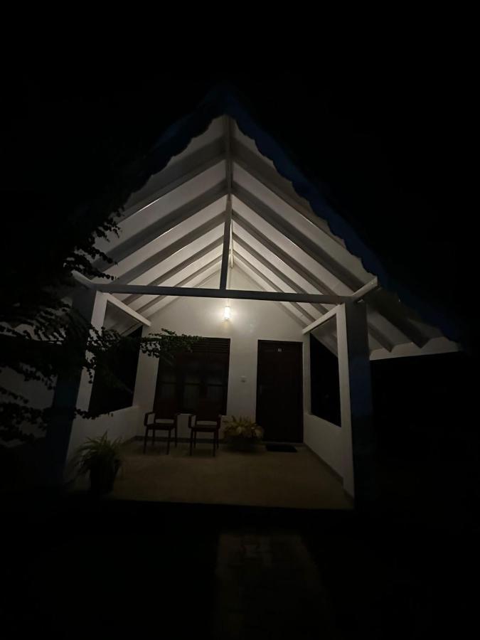 Surfing Beach Nilaveli Trincomalee Esterno foto